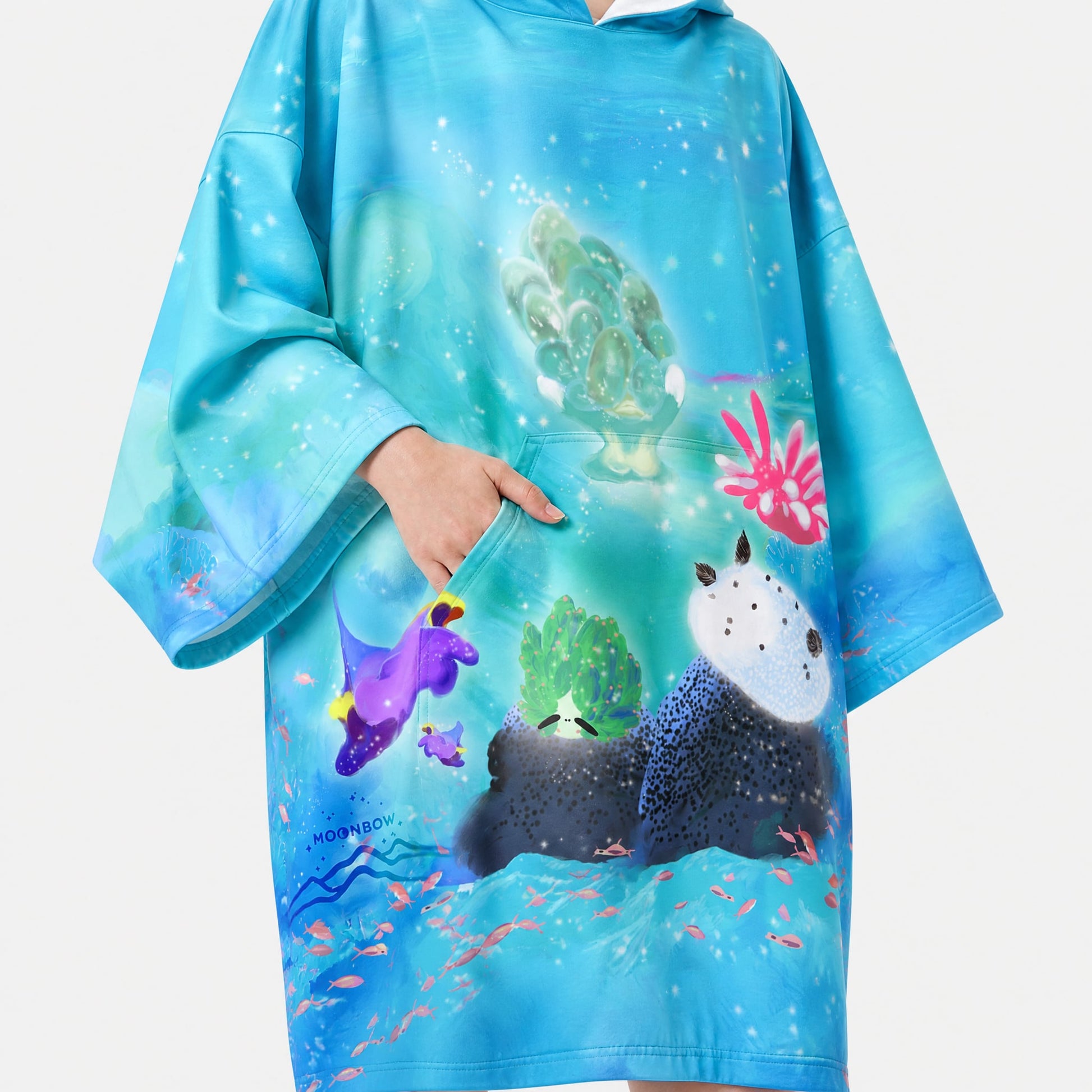 /generated-mockups/poncho/jogashima/pocket-detail-v1.png